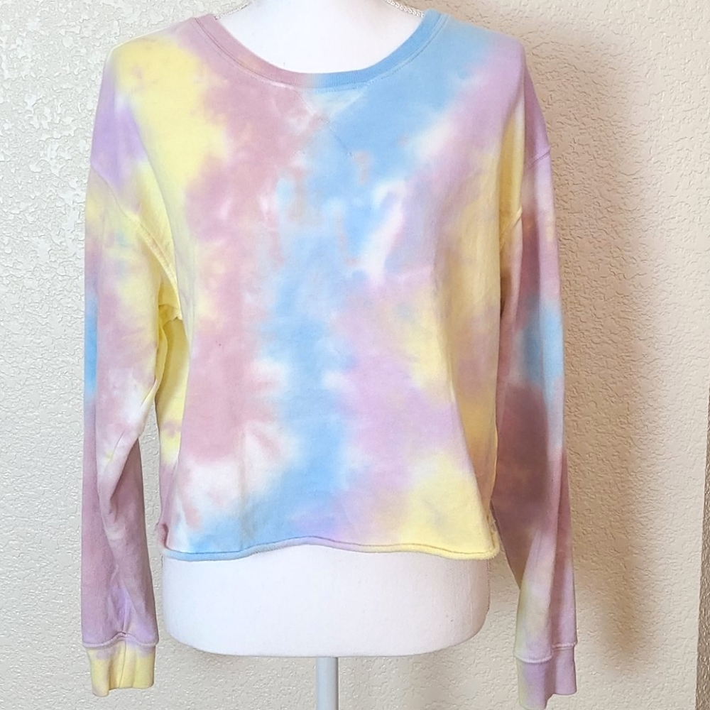 Colsie tie dye cropped sweatshirt, S